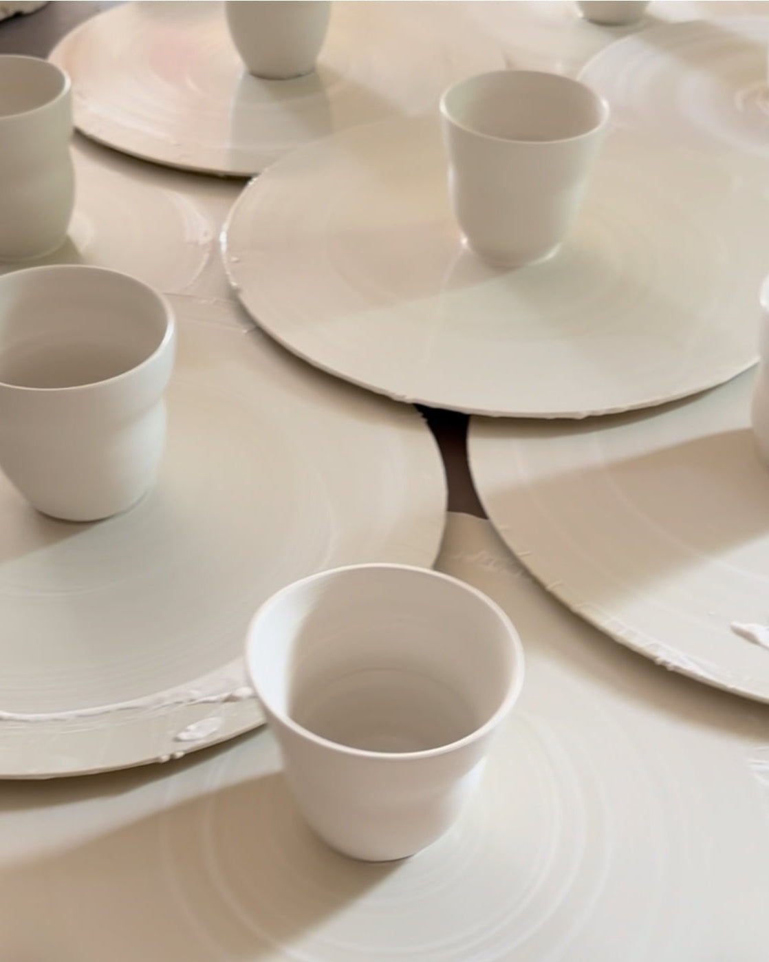 Białe złoto on board! Sesja toczenia z porcelany